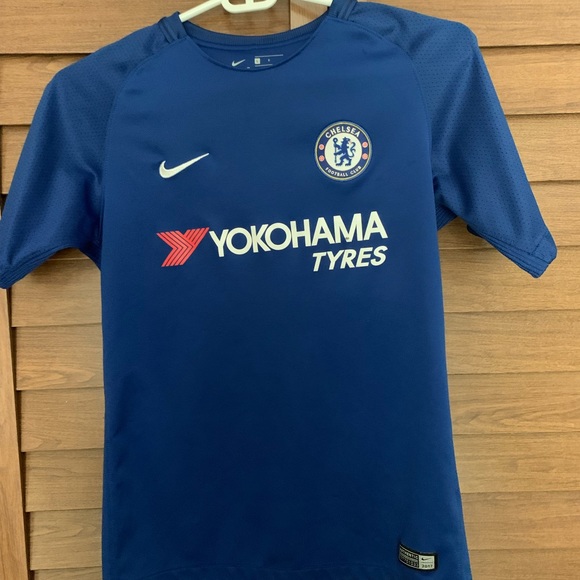 Chelsea Football Club Jersey Boy Size Large - Picture 1 of 5